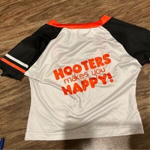 Hooters Graphic T-Shirt